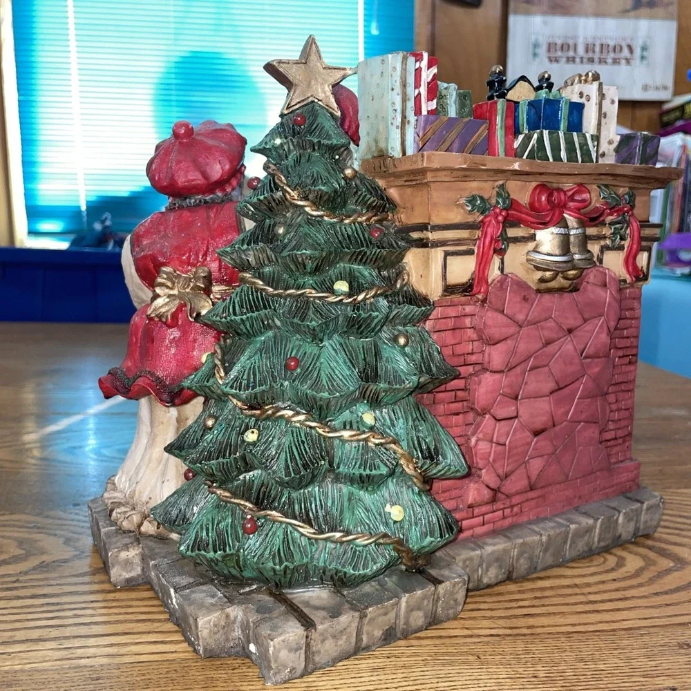 CEDAR CREEK COLLECTION MR & MRS SANTA‎ CLAUS WITH GLOBE ANTIQUE FIGURINE